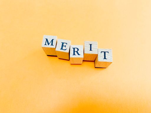 MERITと書かれたブロック