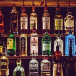 沢山ならんだ洋酒のボトル